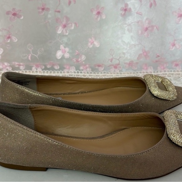 Steve Madden beige , size 8 a little sparkle ✨ - Picture 2 of 7